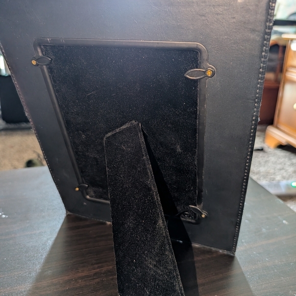 Faux Leather 5x7 Frame - Picture 4 of 4